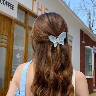 Buy Show Mind Butterfly Mesh Hair Claw at YesStyle.com! Quality products at remarkable prices. FREE Worldwide Shipping available! 귀여운 음식 그림, 얼굴 그리기, Peinados Fáciles Para Cabello Corto, Butterfly Hair Clip, Hair Stylies, Hair Stylist Life, Butterfly Hair, Easy Hairstyles For Long Hair, Aesthetic Hair