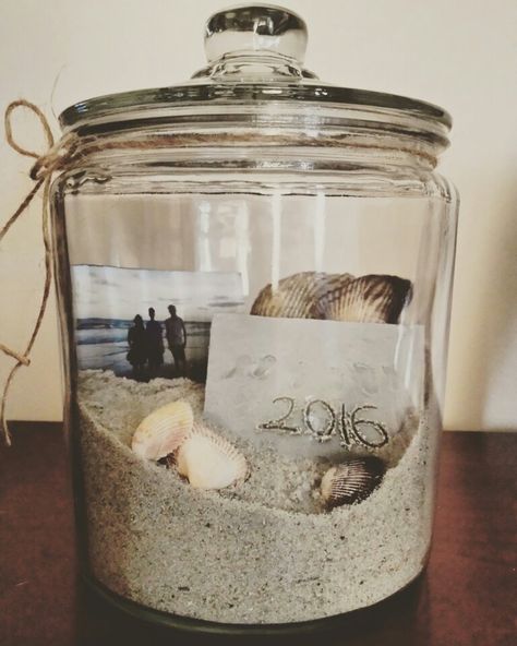 Beach Sand Memory Ideas, Beach Sand Souvenir Ideas, Beach Sand Jar Ideas, Beach Sand Jars Vacation Memories, How To Display Sand And Shells, Beach Sand Memory Jar, Sand Jar Ideas Vacation Memories, Beach Sand And Shells Keepsake, Diy Beach Keepsakes