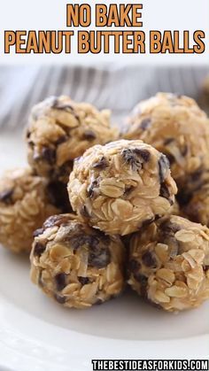 Peanut Butter And Oatmeal Balls, Peanut Butter And Oats Balls, Oats Balls No Bake, Easy Healthy Desserts No Bake, Oat And Peanut Butter Balls, Oats And Peanut Butter Balls, Low Calorie Energy Bites, Oat Peanut Butter Protein Balls, Booster Juice Protein Balls