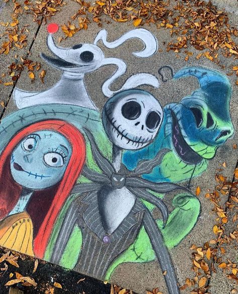 Disney at Home sur Instagram : This takes Disney at Home to another level! Loving this awesome artwork by the talented @jesssscreates!😍 #halloween #disney… Chalk Pavement Art, Halloween Sidewalk Chalk Art Ideas Easy, Halloween Sidewalk Ideas, Chalk Art Characters, Chalk Art Halloween, Chalk Art Ideas Easy, Chock Art, Disney Chalk Art, Fall Chalk Art