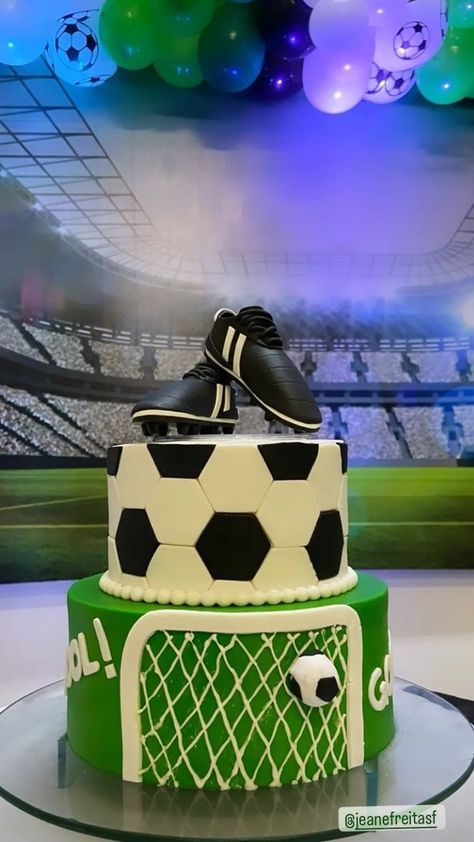 Soccer Themed Cake, Soccer Birthday Theme, Messi Birthday, Football Themed Cakes, Soccer Party Decorations, Soccer Theme Parties, Soccer Birthday Cakes, Football Theme Birthday, Football Birthday Cake