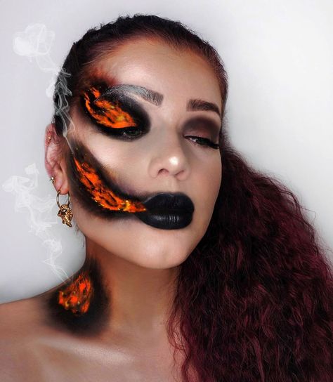 Bodypainting, Burn Makeup Halloween, Burned Makeup, Gory Makeup, Burn Makeup, Fire Makeup, Playing With Fire, Photography Board, Witch Makeup