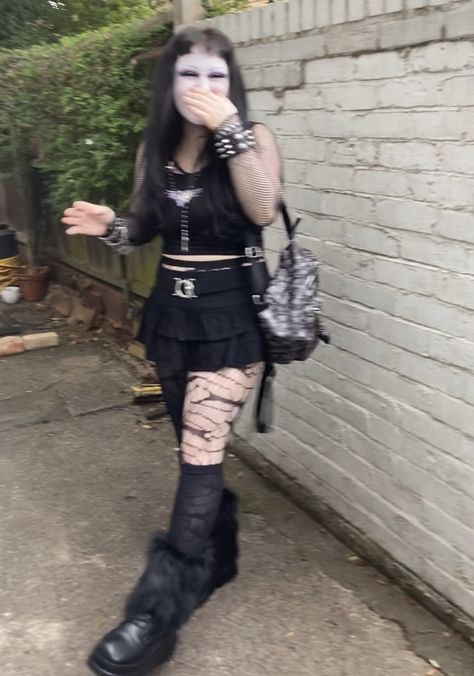 90s Mall Goth Aesthetic, Mall Goth Clothes, Mall Goth Hair, Mall Goth 90s, Mallgoth Outfits, Mall Goth 2000s, Mall Goth Fashion, Mallgoth Aesthetic, Mall Goth Outfits