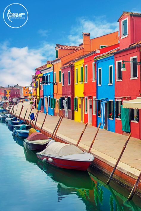 Villages In Italy, Colorful Town, Italy Coast, Best Places In Italy, Burano Italy, Venice City, Colorful Houses, Panoramic Photo, Diy Watercolor Painting