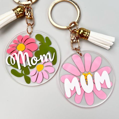 Diy Gifts For Mothers, Balloon Bouquet Diy, Mom Keychain, Mothers Day Crafts For Kids, Acrylic Keychains, Diy Craft Tutorials, Keychain Personalized, Personalized Gifts For Mom, Keychain Design