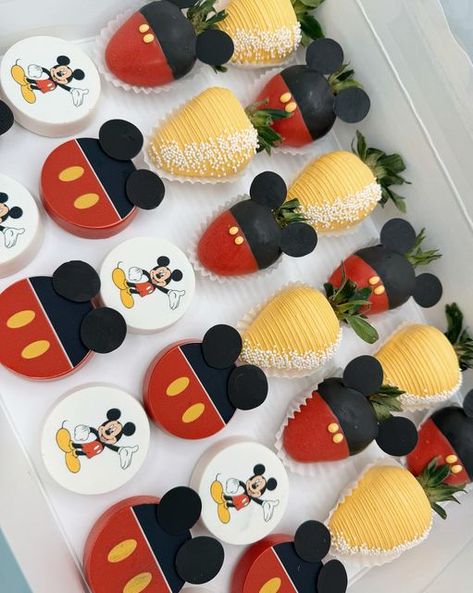 Mickey Mouse Birthday Treats Dessert Tables, Unique Mickey Mouse Party Ideas, Mickey Mouse Treat Ideas, Disney Chocolate Covered Oreos, Mickey And Minnie Birthday Party Food, Mickey Mouse Dessert Table Ideas, Mickey Strawberries, Mickey Mouse Birthday Desserts, Mickey Mouse Chocolate Strawberries