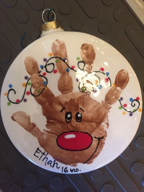 Baby Christmas Crafts, Christmas Decor Ideas 2023, Christmas Decor Ideas Outdoor, Handprint Christmas, Mein Kind, Christmas Crafts For Toddlers, Preschool Christmas Crafts, Kitchen Christmas, Toddler Arts And Crafts