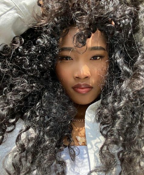 Blasian Girl, Beautiful Curly Hair, Aesthetic People, American Woman, Dream Hair, Attractive People, Girl Face, Woman Face, So Pretty