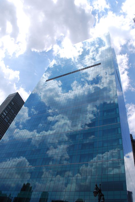 New York Office Tower. It's transparent... Voyage New York, New York Office, Reflection Photography, Beautiful Sky, Beautiful Photography, Art And Architecture, Yorkie, Mother Nature, Airplane View