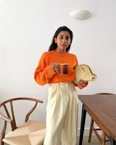 Monikh Dale on Instagram: “Styling the jumper day 3 🍊 @louloustudio_paris knit worn with @hm high waisted tailored trousers, @bottegaveneta bag via @threadsstyling,…” Orange Sweater, Orange Outfit, Vibrant Purple, Orange Shirt, Orange Fashion, Colourful Outfits, Seasonal Fashion, Winter Fashion Outfits, Colorful Fashion