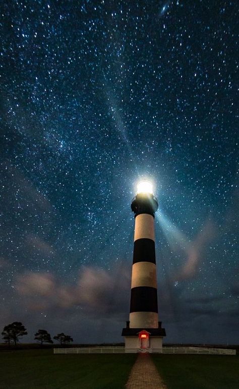 Island Night, Beach Sculpture, Bodie Island Lighthouse, Famous Lighthouses, Space Art Gallery, Lighthouses Photography, Lighthouse Photos, Lighthouse Pictures, Lighthouse Painting