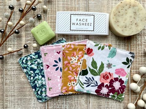 Sew Your Own Reusable Face Wash Pads Using Precuts Diy Wash Cloths Ideas, Face Pads Diy, Self Care Sewing Projects, Washcloth Crafts Diy, Sashiko Projects, Diy Makeup Remover Pads, Reusable Face Pads, Diy Sponges, Washcloth Crafts