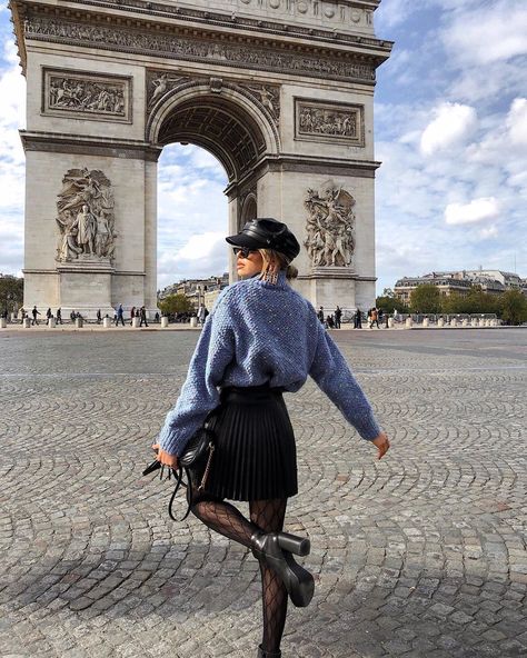 Vitaliia 🦄🐒🐣 on Instagram: “Bye for now, Paris! :/ head to toe in @lulus #lovelulus #lulusambassador” News Boy Hat Outfit Women, News Boy Hat Outfit, Hat Outfit Women, Page Boy Hat, Bye For Now, Flannel Fashion, Hat Outfit, Boy Hat, News Boy Hat