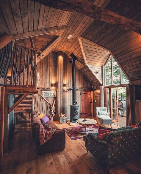 Beautiful cozy cabin Ecological House, Cabin Aesthetic, Cabin Living, Tiny House Cabin, Cabin Style, Cabins And Cottages, Clipuri Video, Cabin Design, Cabin Life