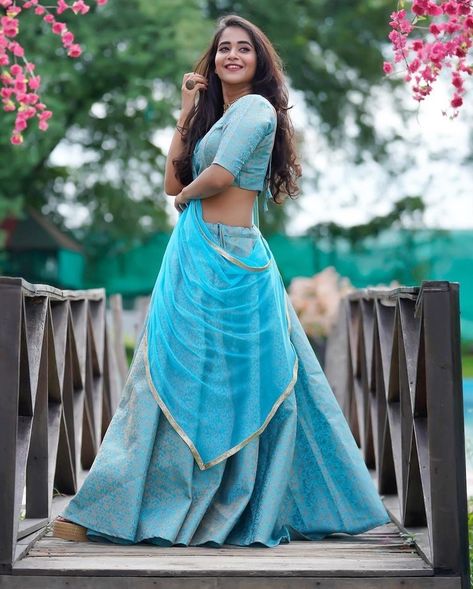 Lehnga Photoshoot Poses, Your Heart Knows The Way, Deepthi Sunaina, Female Portrait Poses, Indian Bride Poses, Sisters Photoshoot Poses, Bride Photos Poses, 1950s Fashion Dresses, Bridal Photography Poses