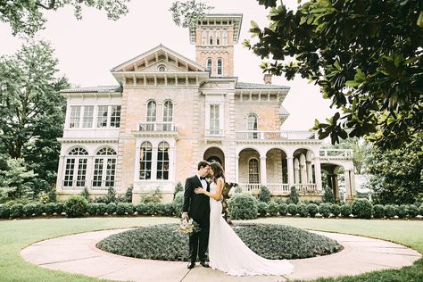 Annesdale Mansion Wedding – Memphis Wedding Photographer [Katie + Craig] » Kelly Ginn Photography, LLC Memphis Hotels, Historical Wedding, Romantic Ceremony, Winter Wedding Venues, Tennessee Wedding Venues, Memphis Wedding, Outside Garden, Hotel Wedding Venues, Tennessee Wedding