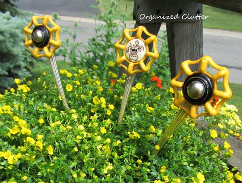 Fork Handle Ideas, Recycled Garden Art, Garden Diy Ideas, Idea Box, Stepping Stones Diy, Japanese Garden Design, Garden Junk, Recycled Garden, Garden Whimsy