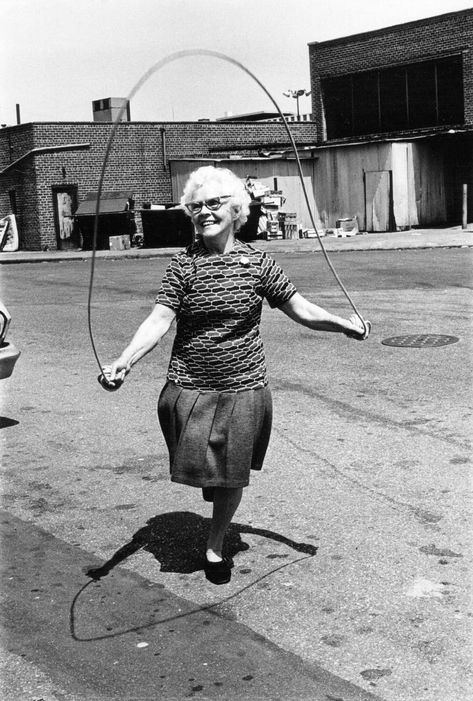 Arlene Gottfried on the Benefits of Wandering - Improvised Life Jump Roping, Photo Yoga, Photo New York, Vintage Foto's, Carlos Castaneda, Chuck Palahniuk, Berenice Abbott, Diane Arbus, Elderly Woman