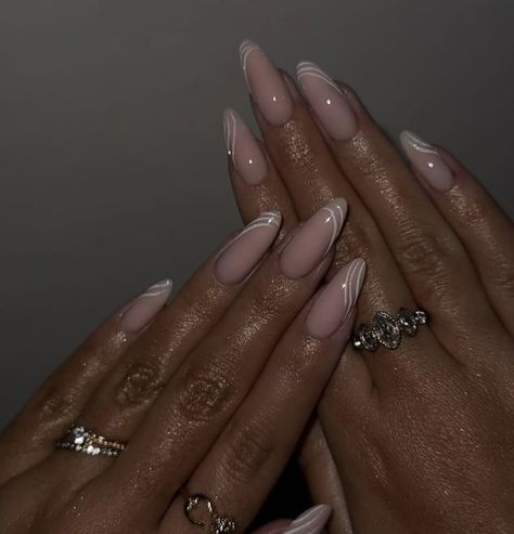 Almond Nails Designs 2023, Long Almond Nails Designs, Long Oval Nails, Classy Almond Nails, Almond Acrylic Nails Designs, Oval Acrylic Nails, Elegant Touch Nails, Long Almond Nails, Long Almond