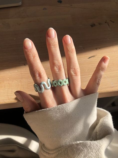 Clay Jewelry Diy Ring, Diy Nail Ring, Clay Ring Designs, Diy Clay Rings Tutorials, Handmade Clay Rings, Ceramic Rings Jewellery, Fimo Clay Rings, How To Make Clay Rings, Diy Clay Rings Aesthetic