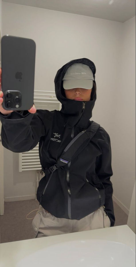 streetwear, arcteryx, stussy. nike, adidas, hat, streetwear style, copenhagen style, fashion, fashion girl, fashion style, master style, grey hat, black jacket, 2024 style, 2024, 2024 modern style, 2024 trendy style, trending clothes, trendy outfits, outfits, fit, ootd, outfit of the day Arcteryx Jacket Woman Outfit, Gorpcore Outfits Women, Alaska Trip Outfit, Autumn Outfits Streetwear, Tech Aesthetic Outfits, Gorpcore Woman, Cold Weather Outfits Winter Freezing, Black Hoodie Outfit Women, Arc Teryx Outfit