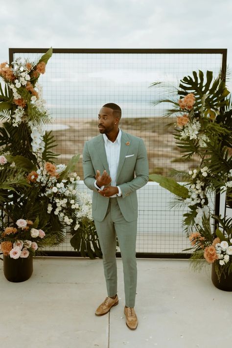 Men Suit Beach Wedding, Men’s Suits Wedding Summer, Pastel Wedding Guest Outfit Men, Summer Wedding Suits Men Guest, Beach Wedding Suit Groom, Pastel Green Suit Men, Pastel Wedding Suit, Green Mens Suit Wedding, Sage Green Groom Suit