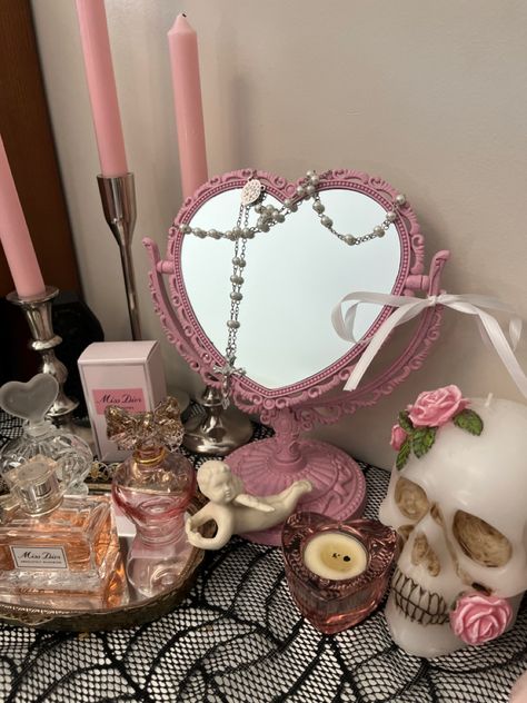 room🎀 Pink Goth Living Room, Goth Princess Room, Coquette Goth Room, Pink Witchy Bedroom, Girly Goth Bedroom, Cute Goth Bedroom, Pink Gothic Room, Laila Aesthetic, Draculaura Room