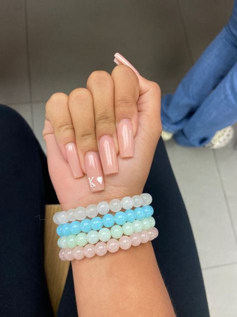 Neutral Nails With Initials, Cute Acrylic Nails With Boyfriend Initials, February Nails Ideas Valentines Day With Initial, Cute Nail Ideas With Boyfriend Initials, Valentines Inital Nails, Pink Nails With K Initial, Pink Nail With Initial, K Letter On Nails, Valentines Day Nails Bf Initial