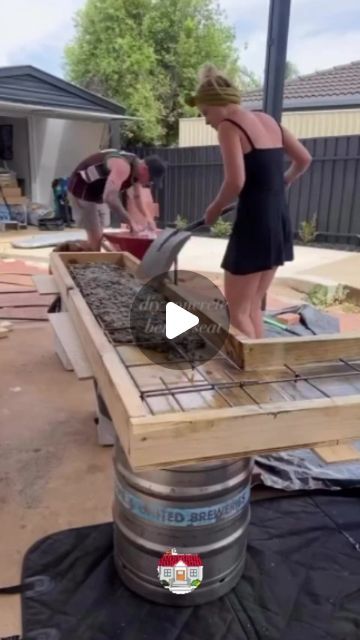 Renovation Homes on Instagram: "📸 by @oakbankreno 
"3 years since we made this concrete bench seat for the garden. Seriously impressed as it looks the same as the day we made it (the painted steel legs are a little weathered) but the concrete is still 👌🏽👌🏽

We’ll be doing this technique again soon for some benchtops, a seriously rewarding diy 🥰"

Full process in highlights and old reel from @oakbankreno 👌🏽

 #diy #diyprojects #diyproject #home #homedecor" Concrete Bench Diy, Concrete Benchtop, Concrete Bench Seat, Concrete Garden Bench, Cement Bench, Concrete Bench, Concrete Garden, Concrete Diy, We Made It