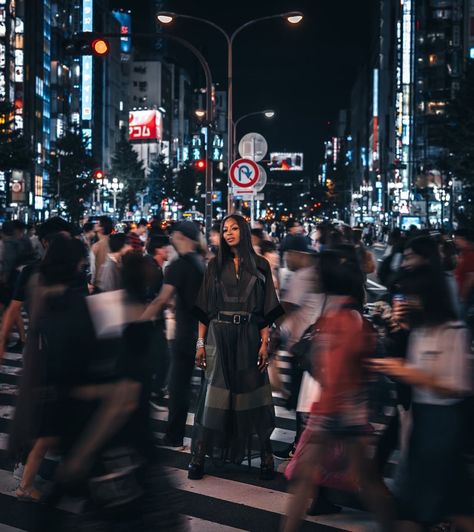 Photographer Graphic Design, Japan Travel Outfit, Japan Photoshoot, Tokyo Photography, Travel Pose, Japan Picture, City Shoot, Shibuya Crossing, Japan Street