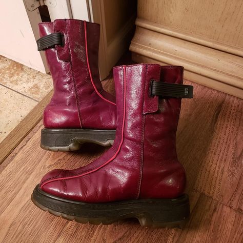 Coraline Clothes, Thrift Outfits Ideas, Doc Marten Platform, Vintage Doc Martens, Red Doc Martens, Doc Marten Boot, Vintage Boots, Red Vintage, Lovely Clothes