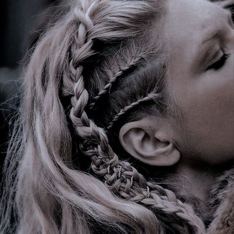 Viking Aesthetic, Astrid Hofferson, Boxer Braids, Targaryen Aesthetic, Viking Woman, Dragon Rider, Aesthetic Women, Fashion Hair, Norse Mythology