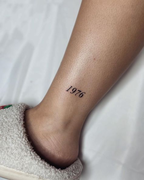 1976 🖊️ #tattoo #tattoos #art #artist #womentattoos #fyp #foryou #foryoupage #feminine #womenartist #reel #reels #tinytattoo… | Instagram 1976 Tattoo, October Tattoo Ideas, October Tattoo, Feminine Tattoo Ideas, Date Tattoo, Lover Tattoo, Grace Tattoos, Tattoos For Lovers, Tattoos Art