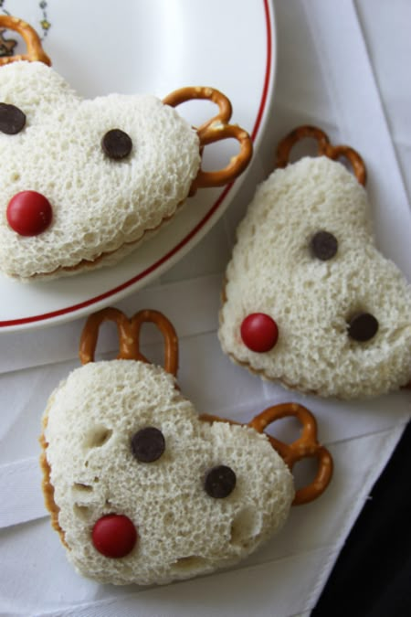 easy christmas treats for kids Reindeer Sandwiches, Sack Lunches, Preschool Snack, Reindeer Party, Decorative Food, Holiday Lunch, Kid Foods, Sandwich Lunch, Kid Recipes