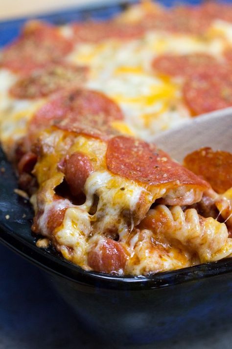 Rotini Bake, Rotini Pasta Recipes, Pepperoni Pasta, Pepperoni Recipes, Best Pasta, Baked Pasta Recipes, Pizza Margherita, Rotini Pasta, Easy Casserole Recipes