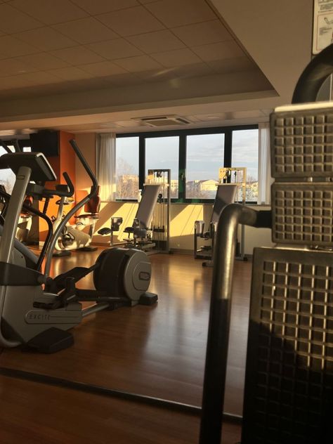 gym pin pinidea gymlife gymaholic aesthetic sunset like like4like likeforlike gymtok workout Gym Fall Aesthetic, Autumn Gym Aesthetic, Light Gym Aesthetic, Work Out Astetic Gym, Gym Orange Aesthetic, Fall Gym Aesthetic, Soft Gym Aesthetic, Gold Gym Aesthetic, Gym Women Aesthetic Vision Board