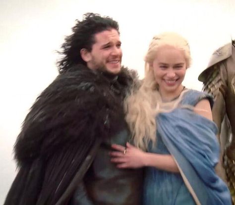 Daenerys and Jon  pic.twitter.com/nShK1H9Pf0 Game Of Thrones Bts, Kit And Emilia, Daenerys And Jon, Got Cast, Game Of Thrones Cast, Kit Harrington, Game Of Throne, Kit Harington, Valar Morghulis