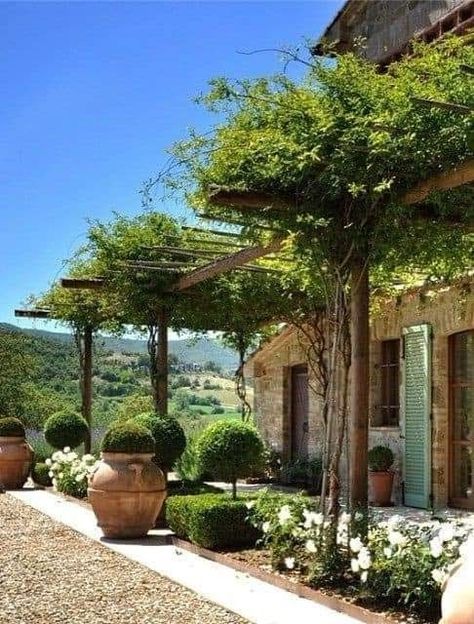 Mediterranean Garden Design, Italian Farmhouse, Italian Garden, Have Inspiration, Mediterranean Garden, Tuscan Style, French House, Outdoor Rooms, Dream Garden