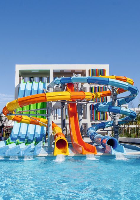 Splash Water World - water slides at the Adults Only hotel Riu Republica - RIU Hotels & Resorts Water Park Ideas, Kids Water Slide, Fun Water Parks, Water Park Rides, Epic Pools, Water Play Equipment, Water Theme Park, Best Amusement Parks, Hotel Riu