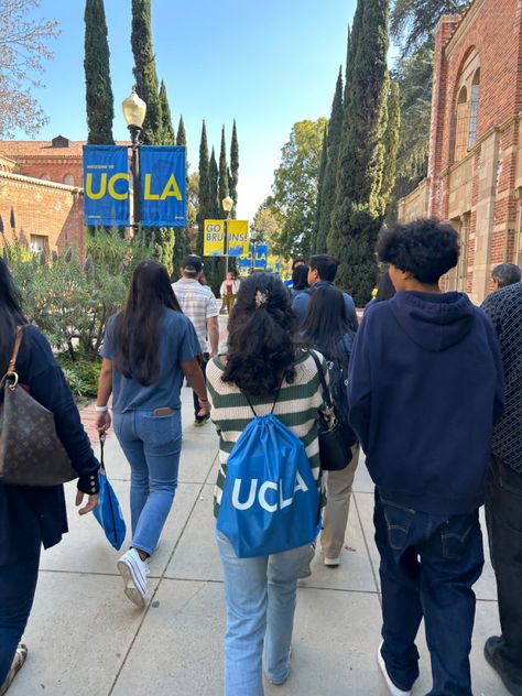 Ucla Student Life, Ucla Wallpaper, Ucla Dorm, Ucla College, Ucla University, University Students Life, Berkeley University, Ucla Campus, College Goals