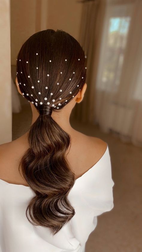 Pearl Hairstyles Wedding, Coc Elegant, Competition Hair, Easy Hairstyles For Thick Hair, Hair Mistakes, Homecoming Hairstyles For Medium Length, Dance Hairstyles, Long Hair Wedding Styles, Prom Hairstyles For Long Hair