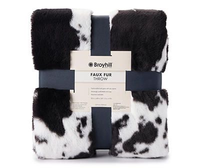 Stay cozy on cool days and nights while elevating your sofa, accent chair or bed with the chic animal print design and lush faux fur feel of this ultra-soft and cozy throw from Broyhill.