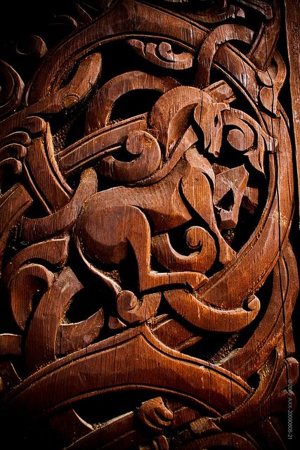 Arte Viking, Tre Kunst, Norwegian Wood, Architecture Tattoo, Wood Carving Designs, Viking Art, Norse Vikings, Celtic Art, Viking Warrior