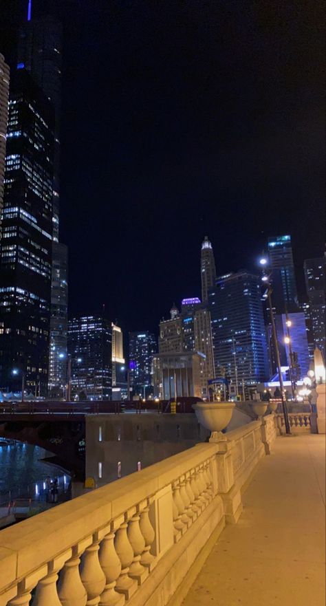 #chicago #city #usa #night #nightlife #chicagonight #lights #skyscrapers Usa Night View, Aesthetic Wallpaper Chicago, Chicago City Wallpaper, Chicago Night Aesthetic, Chicago Aesthetic Night, Chicago Downtown Night, Chicago City Aesthetic, La At Night, Night Vibes Aesthetic