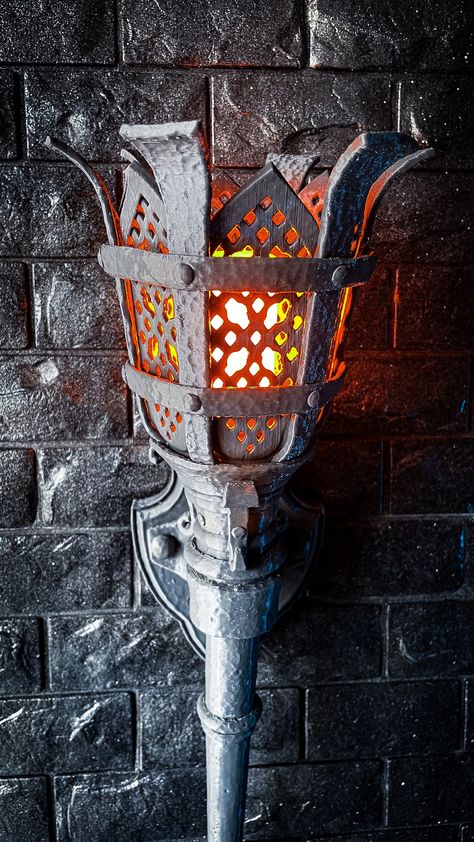 Dungeon Torch I - Etsy Tavern Decor Diy, Dungeons And Dragons Room Ideas, Dnd Decorations, Victorian Homestead, Dungeons And Dragons Room, Midevil Castle, Tavern Ideas, Medieval Lighting, Dnd Decor