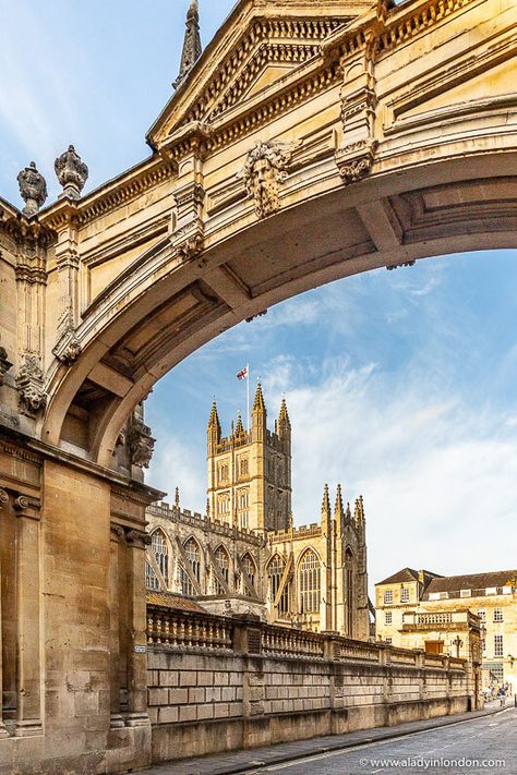 Bath Abbey Places To Visit In England, Romantic Winter Getaways, Bath Abbey, Cotswold Stone, Best Weekend Trips, England Aesthetic, Bath Uk, Day Trips From London, Georgian Architecture