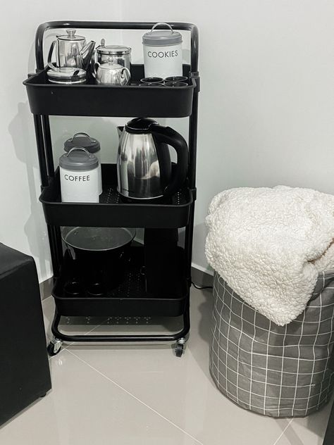 Ikea Cart, Ideas Salon, Coin Café, Tea Bar, Salon Ideas, Nails Spa, Ideas Casa, Coffee Corner, Home Bar Decor