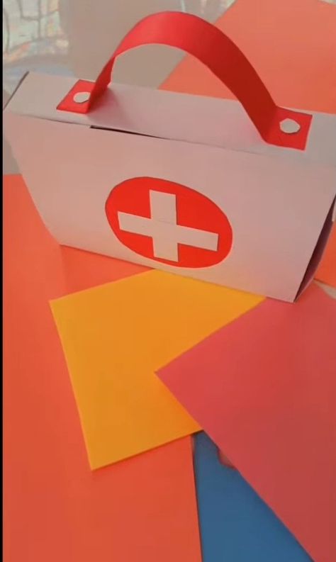 This is about how to make paper first aid box at home How To Make A First Aid Kit, How To Make First Aid Box Diy, First Aid Box Diy, Diy First Aid Kit For Kids, First Aid Box Ideas, First Aid Craft, First Aid Kit Diy, First Aid Kit For Kids, First Aid Kit Box