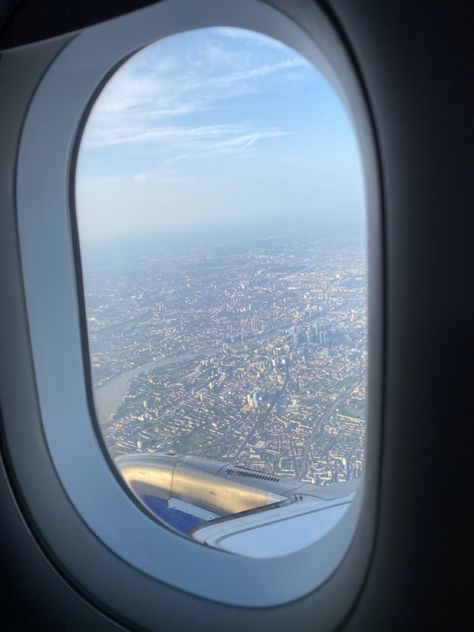 #travel #traveling #london #flying #plane #england #englandtravel #aesthetic #airplane London Flight View, Flying Airplane Aesthetic, London Airport Aesthetic, British Airways Aesthetic, London From Airplane, England Airport, Traveling London, Flying Aesthetic, Aesthetic Airplane