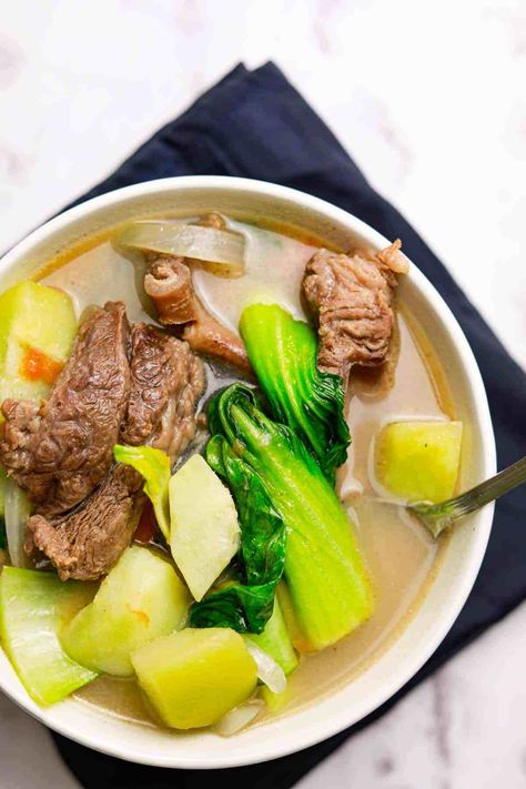 Sinigang Recipe Beef, Ribs Soup Recipe, Filipino Soup Recipes, Pilipino Food Recipe, Sinigang Recipe, Ribs Soup, Recipes Shrimp, Recipes Potato, Filipino Style